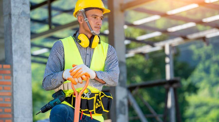Professional gutter cleaning in Oakhurst, CA